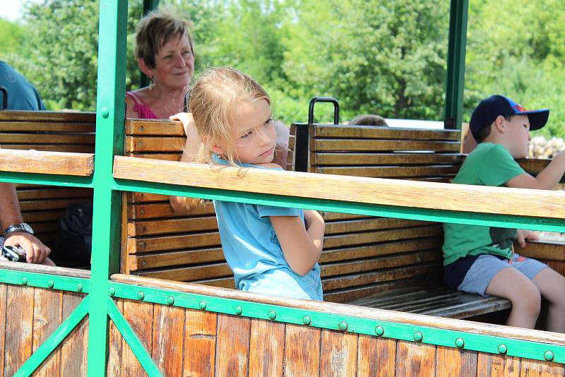 Sobotní jízdy výletním vláčkem na Kolínské řepařské drážce