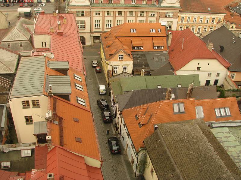 Pohled na Kolín při výstupu na zvonici chrámu sv. Bartoloměje.