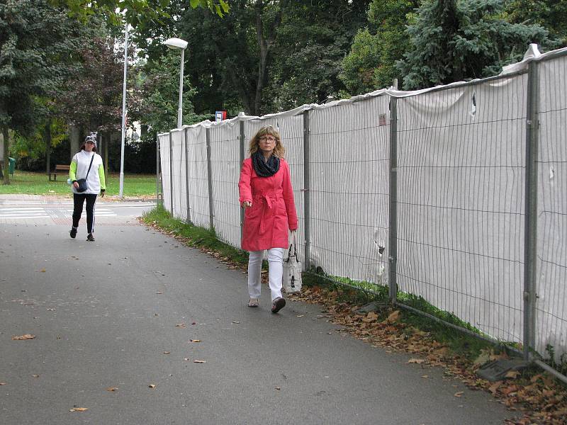 Úpravy prostranství před Gymnáziem v Kolíně.