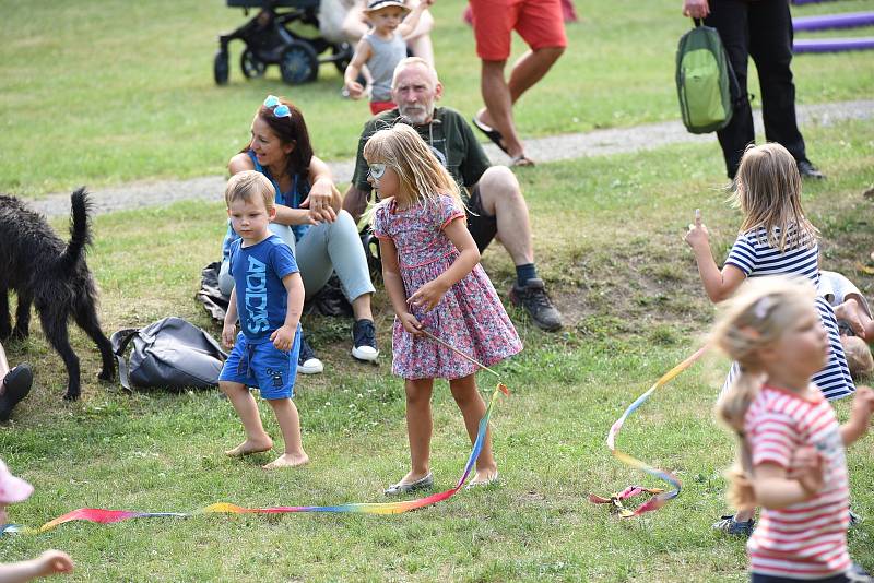 Lesní školka uspořádala malý festival v Borkách.