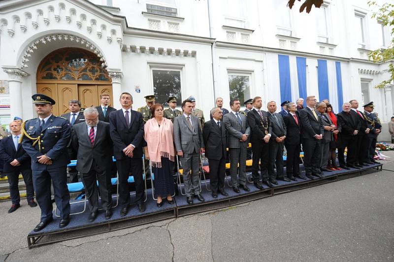 Pietní akt v Lošanech pozdravil telefonem z Ameriky Josef Mašín