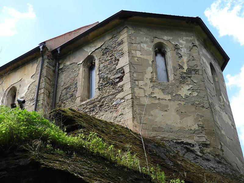 Nainstalovali panel o historii kostele sv. Bonifáce.