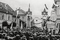 Velkolepé oslavy čtyřicetileté existence českobrodských Sokolů v červenci roku 1910.