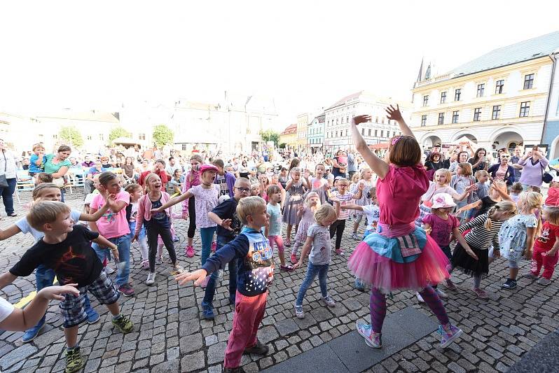 Posvícenské kulturní léto udělalo radost dětem i milovníkům písní Jaroslava Ježka.