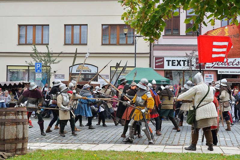 Z Gothardského posvícení 2021 v Českém Brodě.