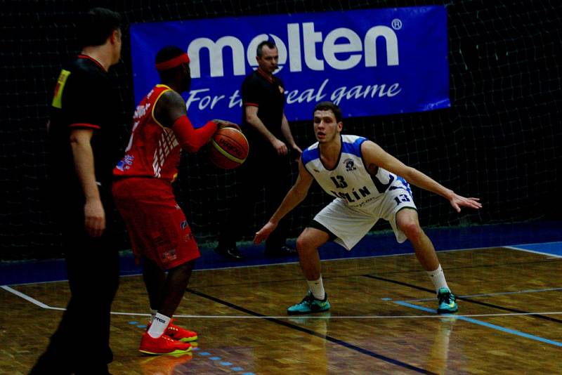 Basketbalisté Kolína po dobrém kolektivním výkonu porazili Pardubice 70:64