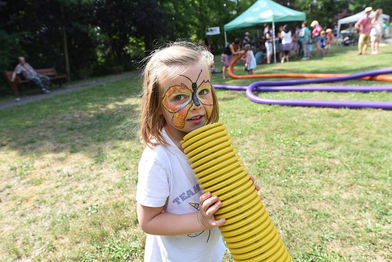 Lesní školka uspořádala malý festival v Borkách.