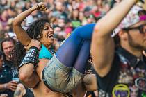 Na festival plný drsné hudby Obscene Extreme se pravidelně sjížděly do Trutnova desítky kapel a tisíce fanoušků z celého světa, od Jižní Ameriky po Asii. Letos si musí dát pauzu.