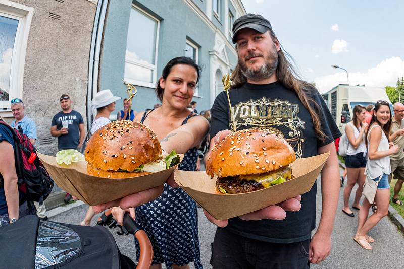 O první ročník trutnovského street food pikniku byl velký zájem.