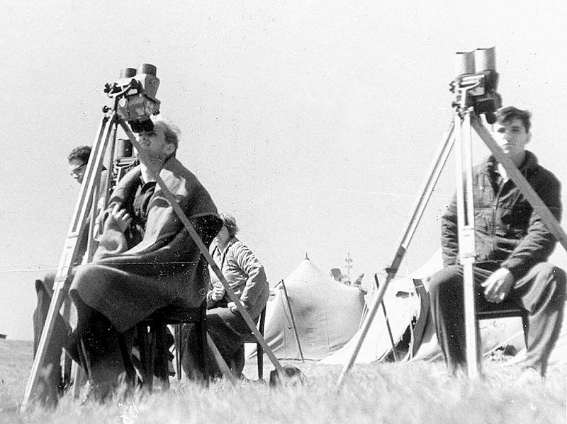 POZOROVÁNÍ SLUNCE se věnují v Úpici už od šedesátých let minulého století. Tehdy se začali sjíždět do observatoře každé léto zájemci na expedice. Letos  bude padesátá.