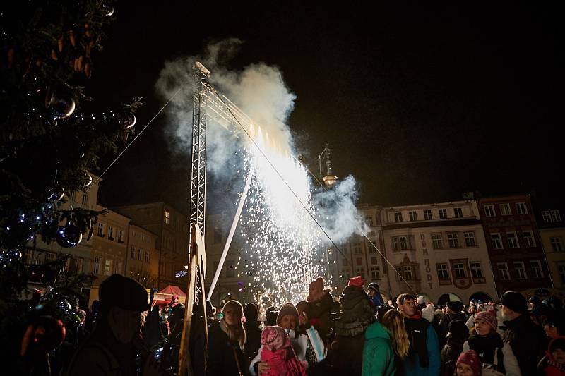 Tradiční městská slavnost Vánoční strom v Trutnově.