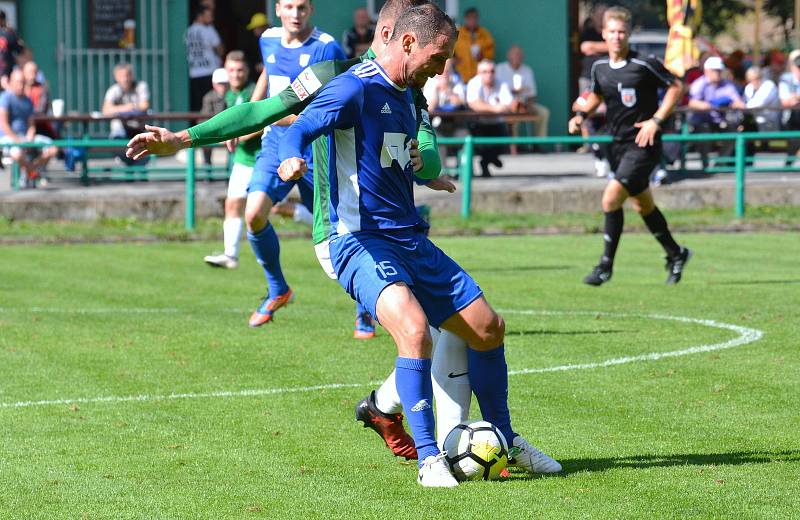 Fotbalisté Dvora Králové prohráli divizní duel na hřišti Velkých Hamrů 2:4.