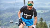 Běžecký maraton NaHoruRun vedl z Trutnova až na Černou horu a dolů do Janských Lázní.
