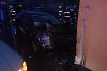 V obci Prosečné narazilo ve čtvrtek 22. února okolo 17. hodiny osobní auto do stromu.