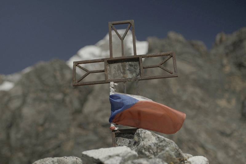 Vrchlabský horolezec Radoslav Groh zdolal s Markem Holečkem v peruánských Andách šestitisícovou horu Huandoy. Jako první vytyčili zcela novou cestu na vrchol.