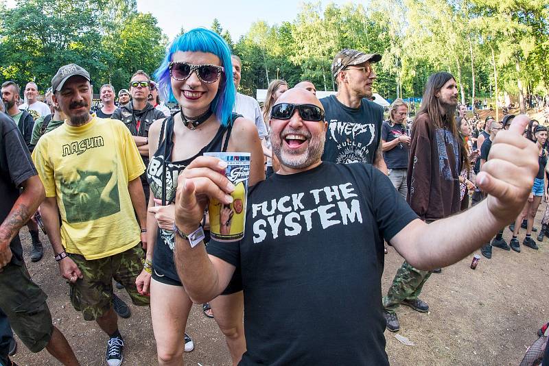 V Trutnově se rozjel festival nejtvrdší hudby Obscene Extreme. Potrvá do neděle, představí se při něm bezmála devadesát kapel z celého světa.