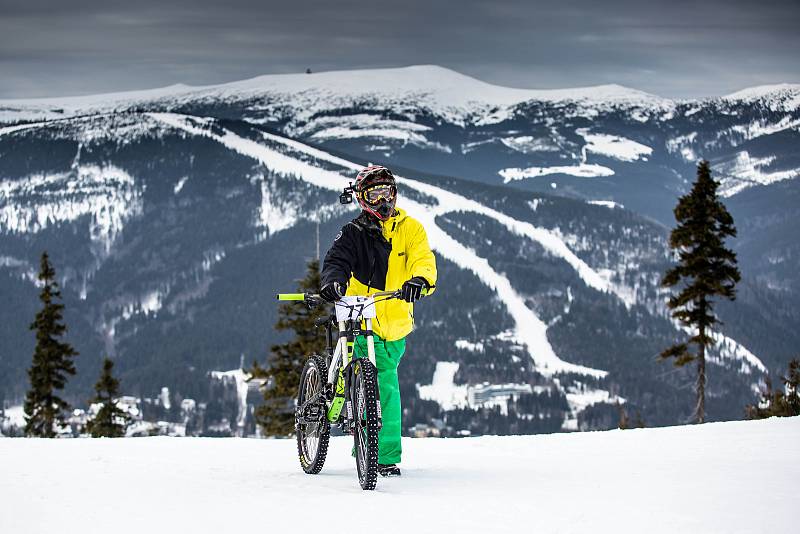 Chinese Downhill 2019 ve Špindlerově Mlýně.