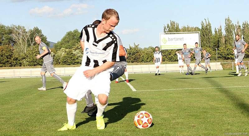 Červený Kostelec pomohl porazit křídelní záložník Patrik Hladík, jenž na oba vrchlabské góly přihrál.