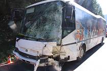 Nehoda autobusu s dodávkou ve Špindlu