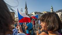 Protest proti Andreji Babišovi v Trutnově na Krakonošově náměstí.