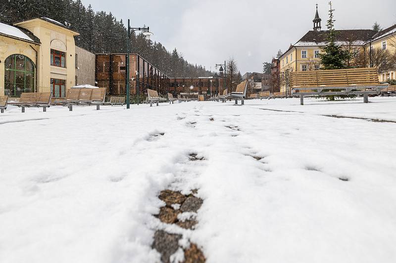 Zasněžené Janské Lázně ve středu 7. dubna.