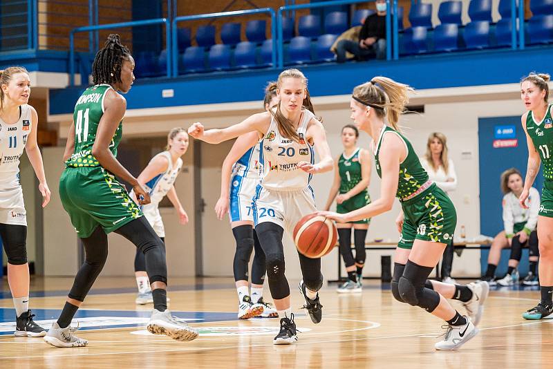 Basketbalistky trutnovské Lokomotivy nestačily v domácím utkání na soupeře z Ostravy.