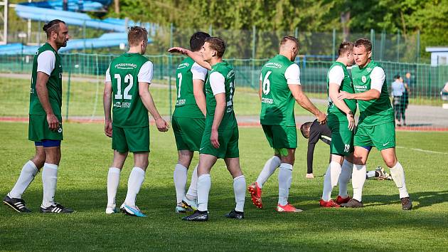 Fotbalisté Spartaku Hajnice jedou na vítězné vlně. V neděli si poradili i s náročným utkáním na hřišti zkušeného týmu FK Strážné.