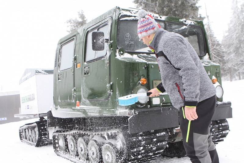 SkiResort Černá hora-Pec testuje první rolbu na elektropohon