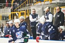 SEZONA KONČÍ. Trutnovští hokejisté se již v tomto soutěžním ročníku k mistrovskému utkání nesejdou. Stopku jim v druholigovém čtvrtfinále play off vystavili Mostečtí Lvi.