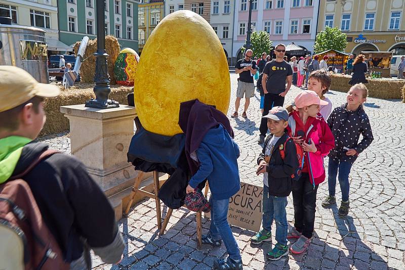 Dračí slavnosti v Trutnově nazvané Už ho nesou! aneb Spěchejte na hodokvas.