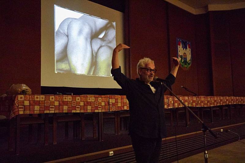 Fotograf Robert Vano v Trutnově - při vernisáži výstavy Od Sahary po Himaláj a při besedě.