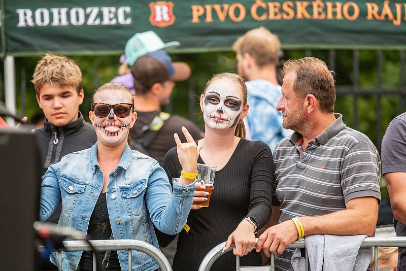 Krkonošské pivní slavnosti se konaly v sobotu na náměstí TGM ve Vrchlabí.