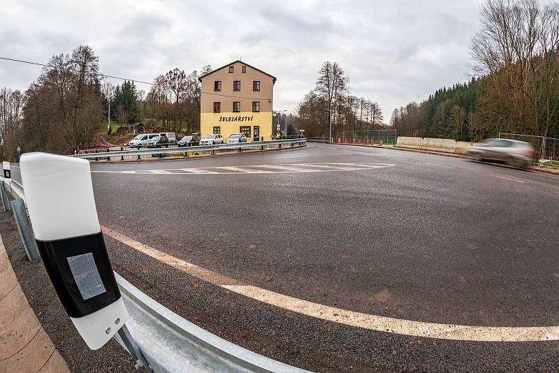 V Rudníku skončila dopravní uzavírka mostu, řidiči můžou jezdit po opravené křižovatce.