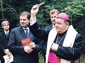 Arcibiskup pražský Dominik Duka vysvětil lom sv. Klimenta u Stanovic.