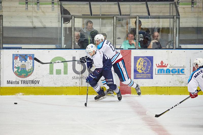 Druholigové hokejové derby Trutnov - Vrchlabí (7:0).