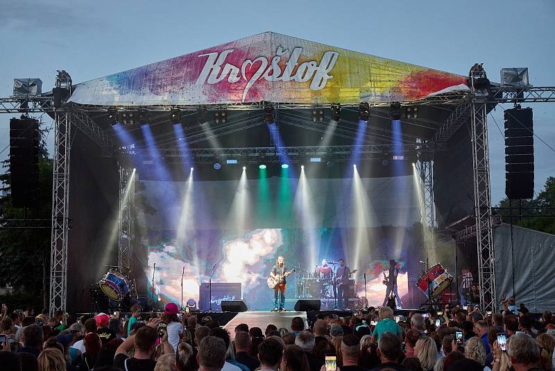 Koncert kapely Kryštof na Chotěvické pouti.