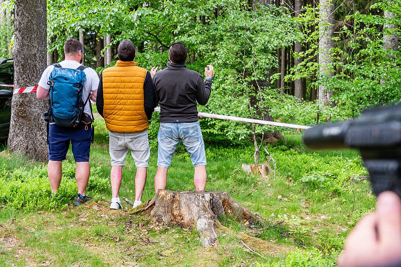 Sraz vojenské techniky u dělostřelecké tvrze Stachelberg přilákal stovky diváků.