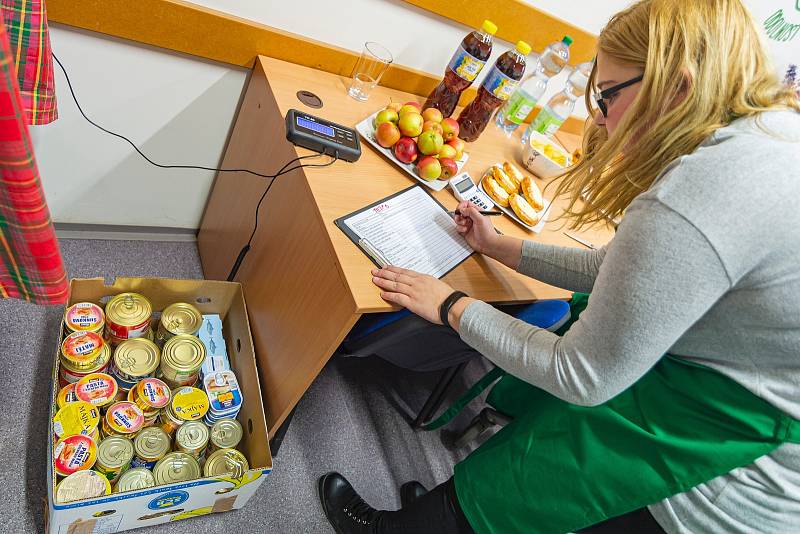 Sbírka potravin v trutnovském Tescu vynesla 1262 kg potravin a 277 kg drogerie, v trutnovském Penny se vybralo 498 kg potravin a 16 kg drogerie.