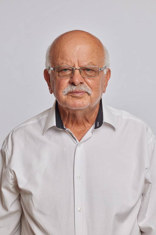 Jozef Kochan (ODS), 76 let, lékař - radiolog.