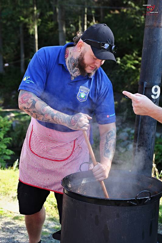 Soutěž o nejlepší Krakonošův guláš v Peci pod Sněžkou 2021.