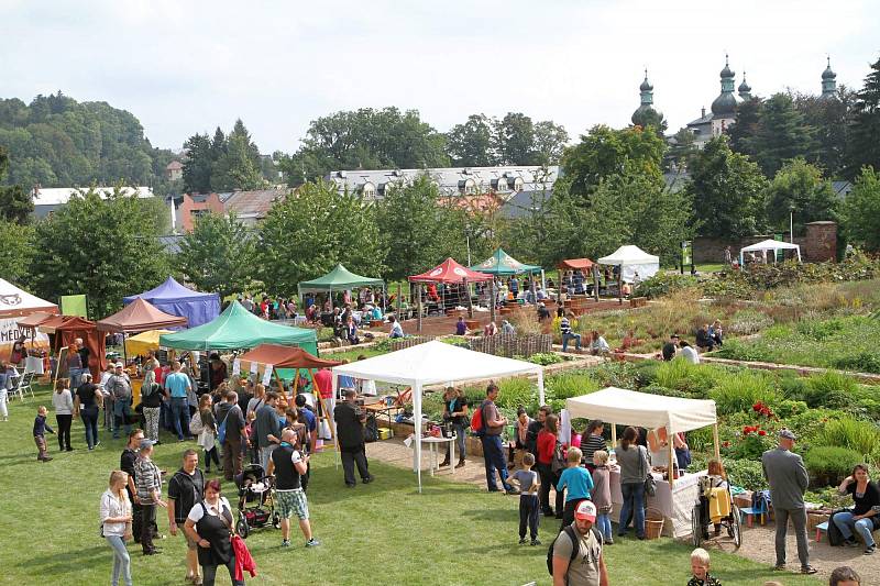 Food festival - přátelský piknik v Klášterní zahradě ve Vrchlabí.