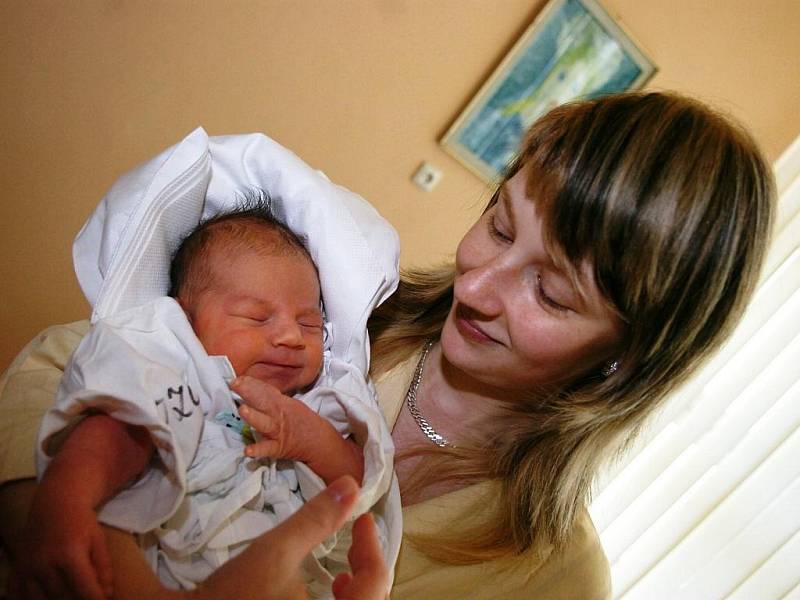 Natálka Bidlová se mamince Editě narodila 22. září v 8 hodin a 48 minut. Vážila 3,71 kilogramu a měřila 52 centimetry. Společně s tatínkem Jirkou mají domov v Úpici.
