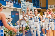 Ženská basketbalová liga ve středu pokračovala dalším dějstvím nadstavbové části a trutnovská Kara na vlastní palubovce hostila Slovanku.