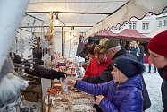Vánoční trhy na Krakonošově náměstí v Trutnově.