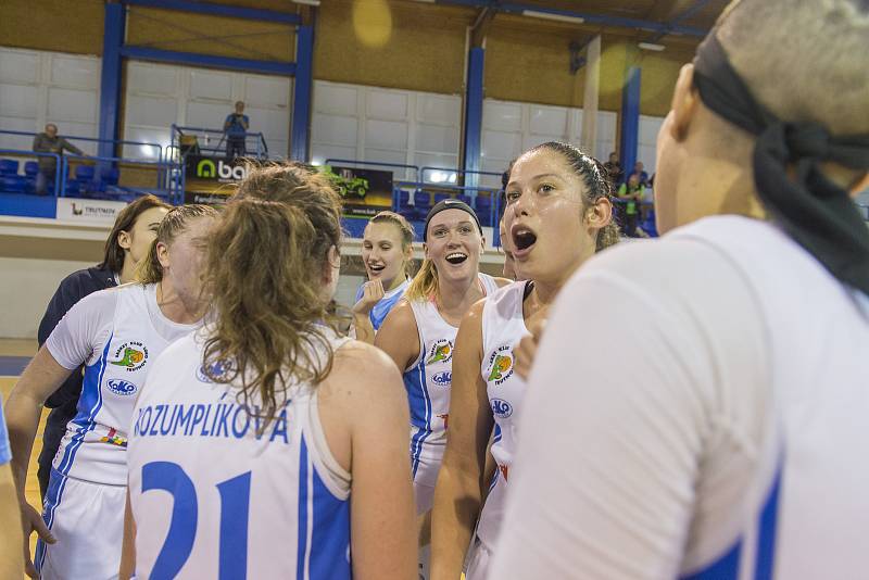 Basketbalistky trutnovské Lokomotivy porazily v 9. kole ŽBL vítěze Českého poháru KP Brno jednoznačně 93:70. Foto: Jan Bartoš