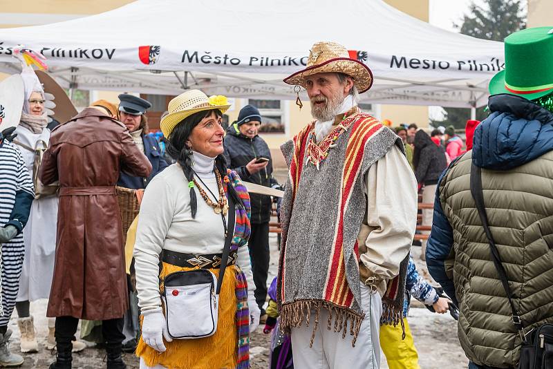 Pilníkov žil v sobotu masopustním průvodem a veselím.