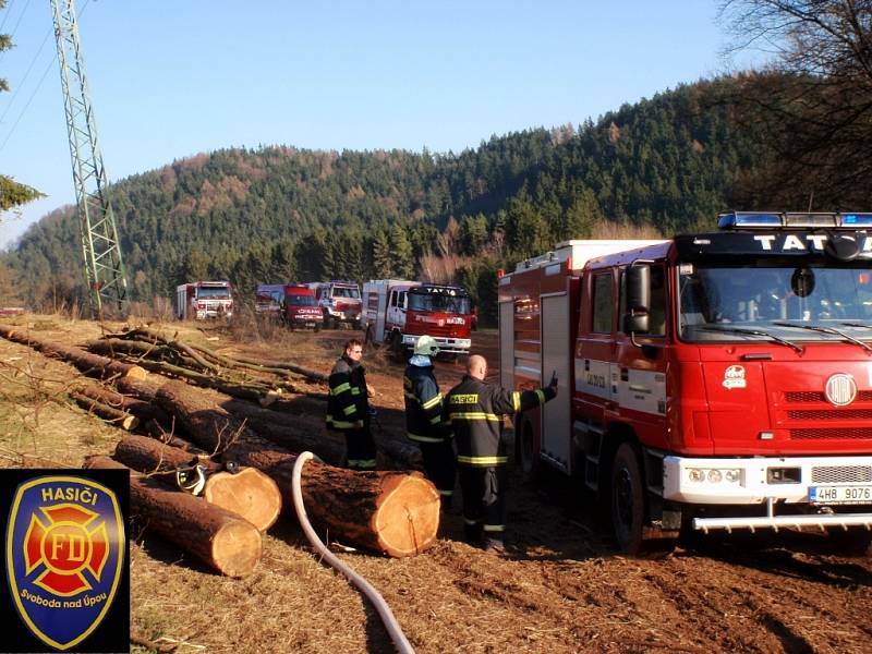 Požár lesního porostu v lokalitě Peklo u Trutnova.