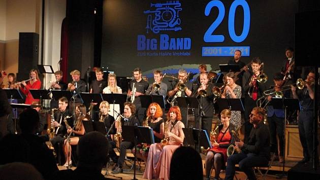 Vrchlabský Big Band oslavil v neděli 24. října v Kulturním domě Střelnice 20 let od svého založení.