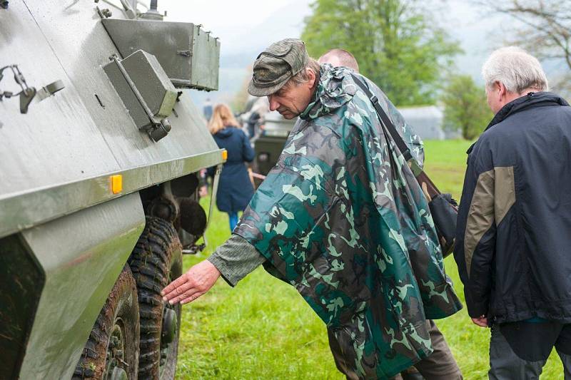 Sraz vojenské techniky na Stachelbergu.