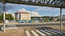 Kvůli rekonstrukci pěší zóny v Horské ulici v Trutnově je od pondělí až do května příštího roku uzavřené malé parkoviště vedle autobusového nádraží.
